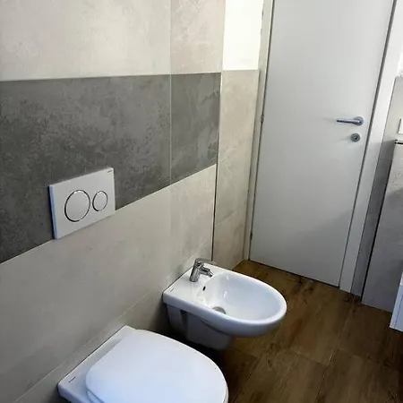 Comfortable -renovated City Flat * モデナ