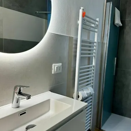 Comfortable -renovated City Flat * モデナ