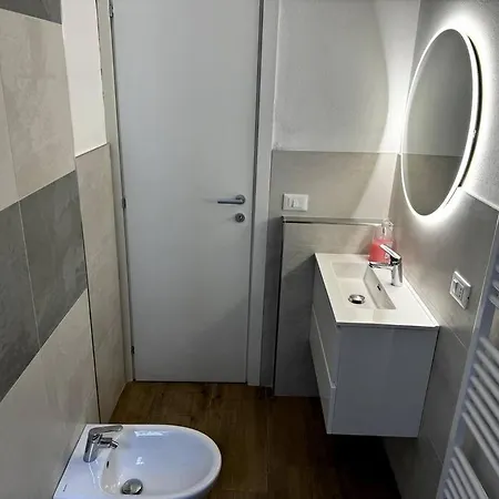 Comfortable -renovated Flat Апартаменты Модена