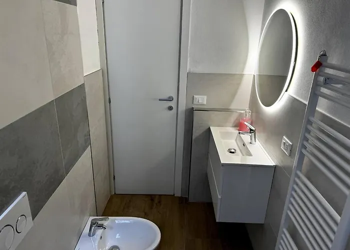 Comfortable -renovated Flat アパート モデナ