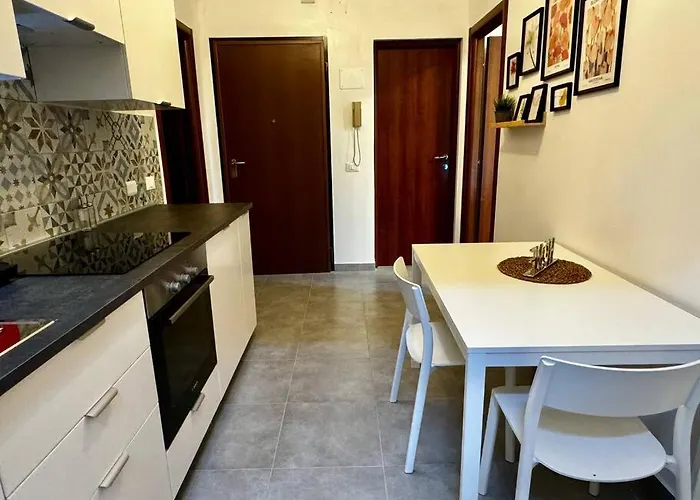 Comfortable -renovated Flat アパート *