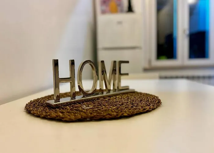 Comfortable -renovated Flat アパート